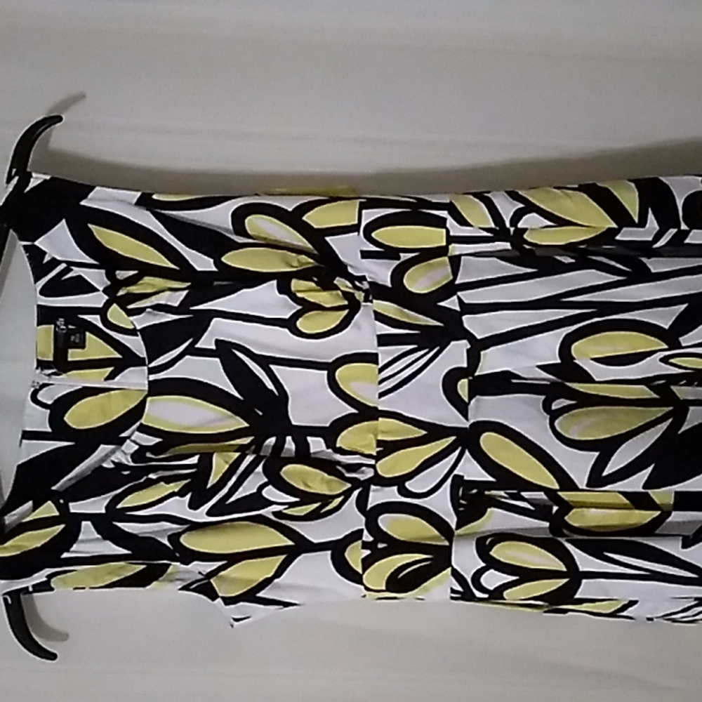 East 5th Yellow, Black, and White Pleated Back Zipper Dress